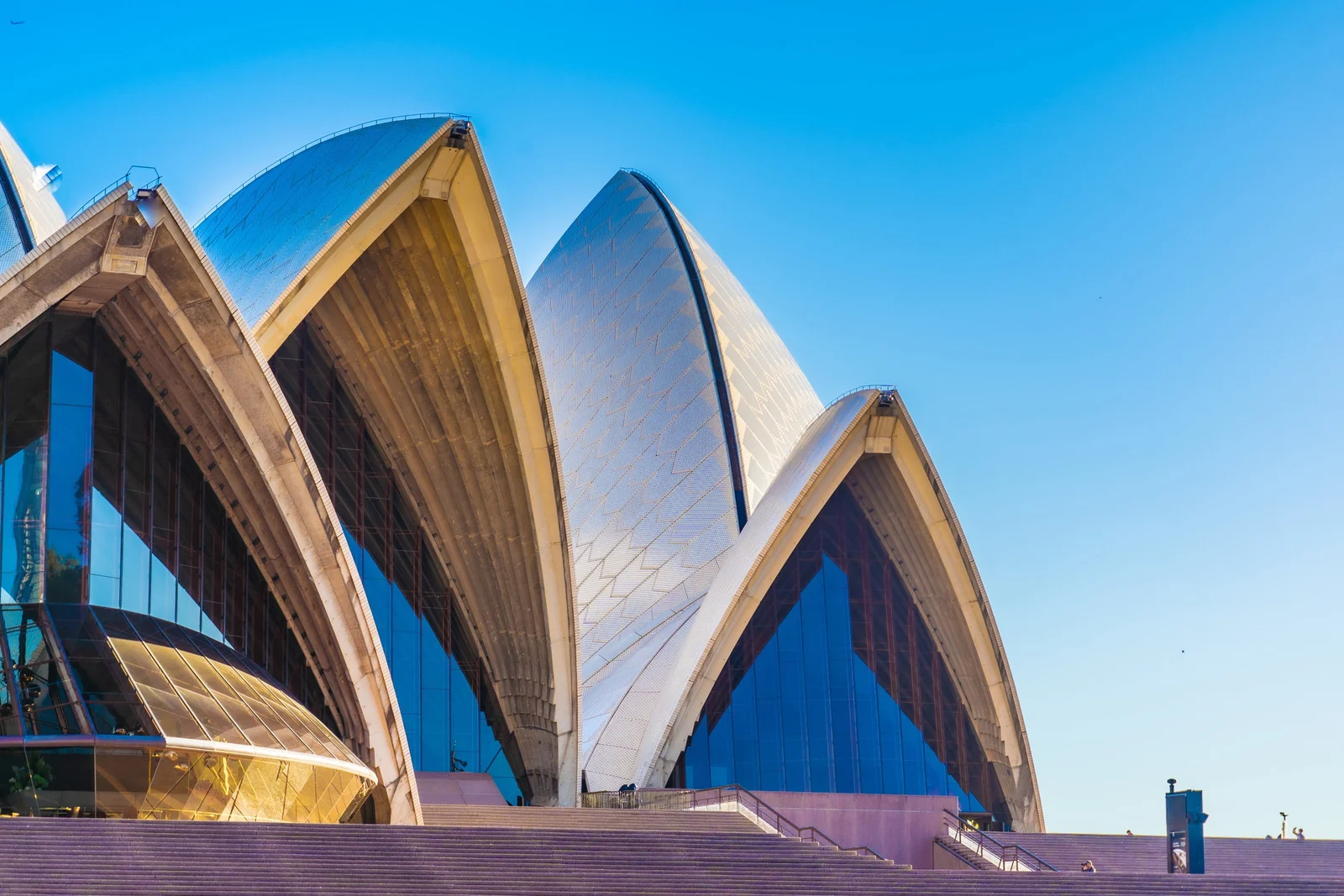 Sydney Opera House roof shells, used in the existing Monarcher Global website